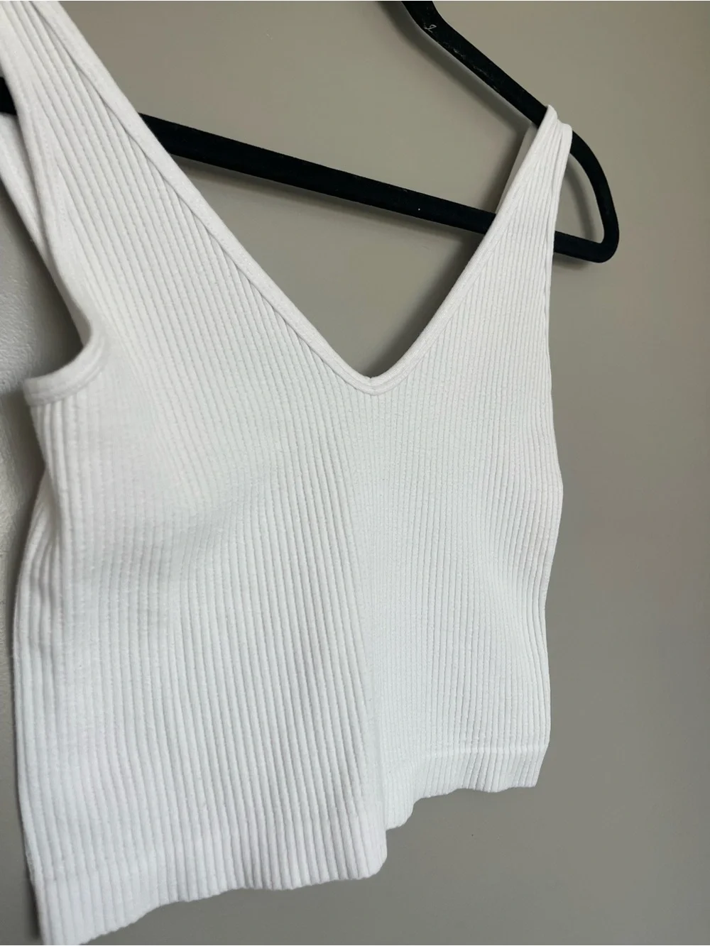 Free People White Ribbed V-Neck Cropped Tank